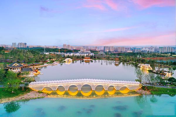 晋城，深度评论文章